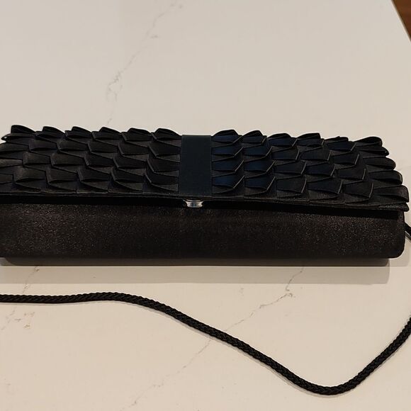 Jessica McClintock Black Pleated Shoulder/Clutch Evening Baguette Bag - Picture 9 of 10